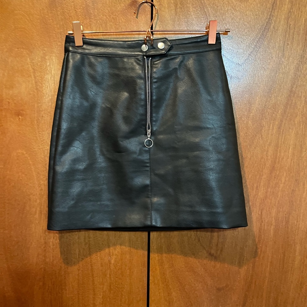 BLASHE PLEATHER SKIRT